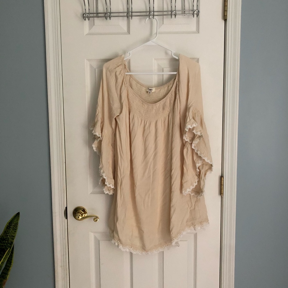 Boho bell sleeve lace trim blouse